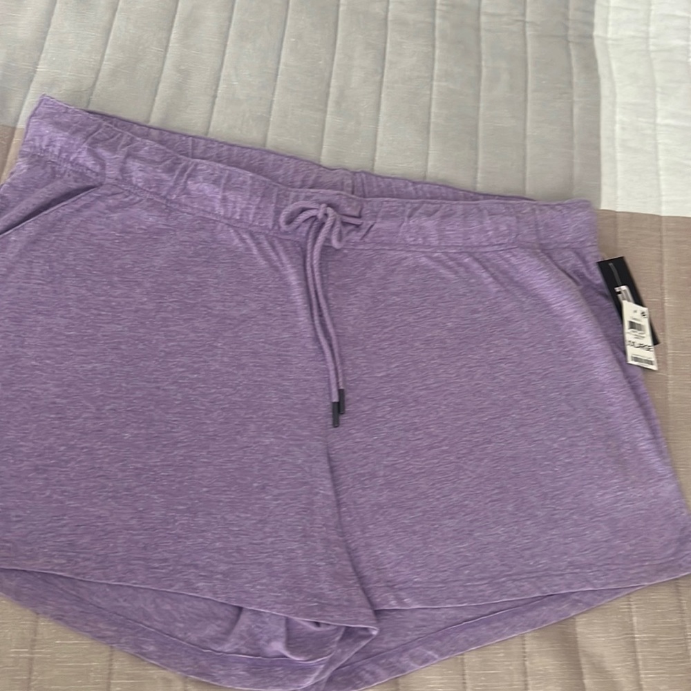 NWT (IDEOLOGY) ladies shorts, size XXL in light purple color